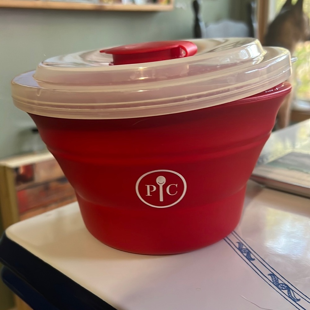 Pampered Chef Microwave popcorn maker
